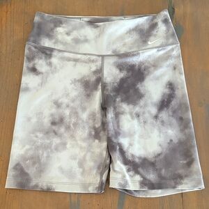 Nike Women's Cloudy Gray Bike biker Shorts MED